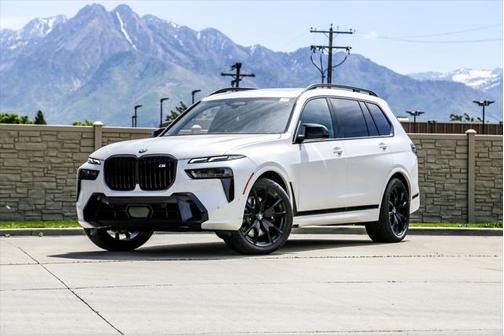 2025 BMW X7 M60i