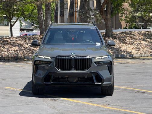 Dravit Grey Metallic 2025 BMW X7 xDrive40i