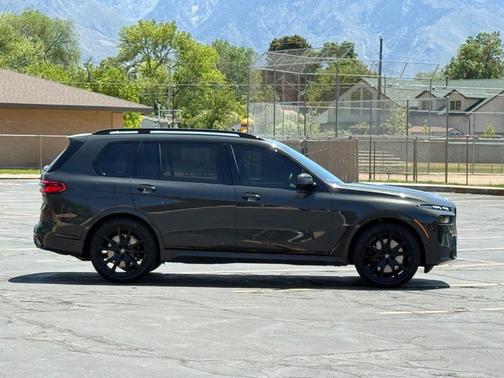 Dravit Grey Metallic 2025 BMW X7 xDrive40i