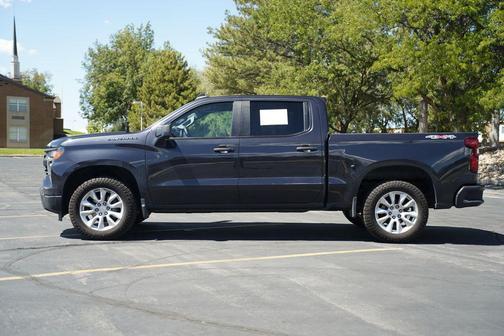 Dark Ash Metallic 2022 Chevrolet Silverado 1500 Custom