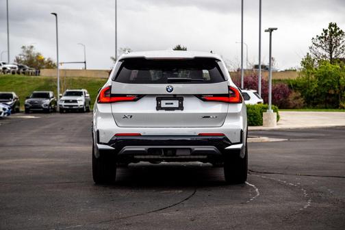 Mineral White Metallic 2026 BMW X1 xDrive28i