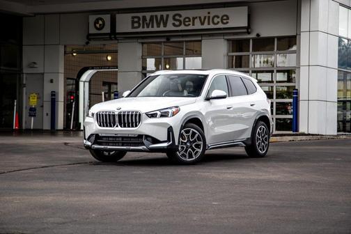 Mineral White Metallic 2026 BMW X1 xDrive28i