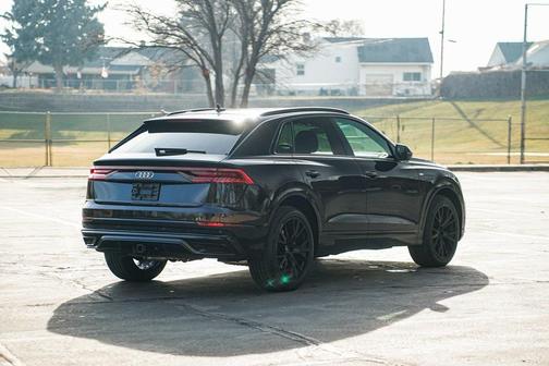2021 Audi Q8 55 Premium Plus