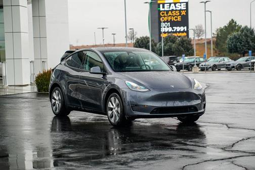 2023 Tesla Model Y Long Range Dual Motor All-Wheel Drive