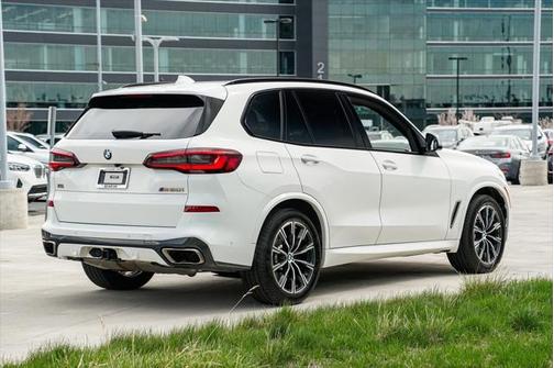 2022 BMW X5 M50i