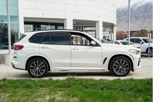 2022 BMW X5 M50i