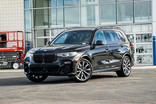 2022 BMW X7 M50i