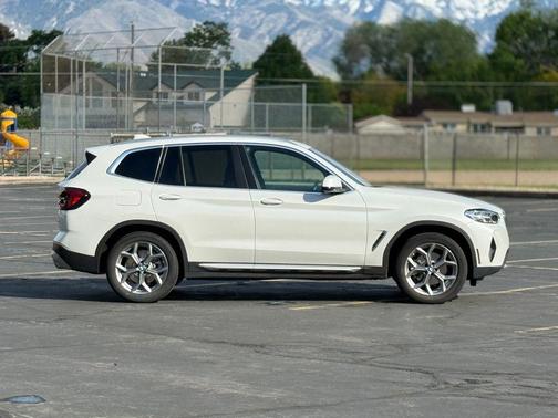 Mineral White Metallic 2023 BMW X3 xDrive30i