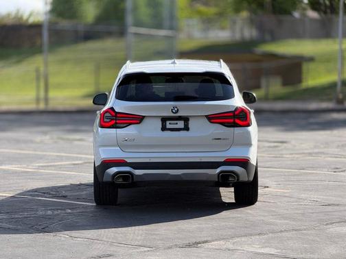 Mineral White Metallic 2023 BMW X3 xDrive30i