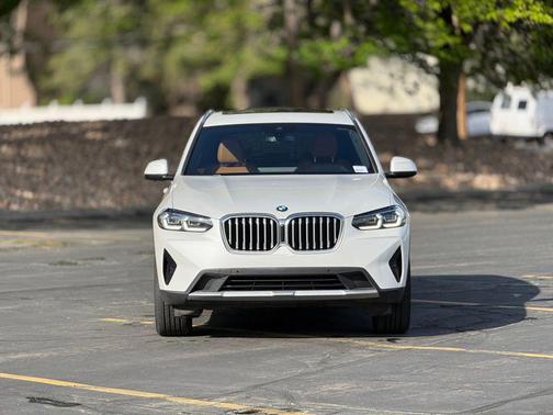 Mineral White Metallic 2023 BMW X3 xDrive30i