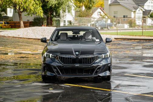 2025 BMW 550e xDrive