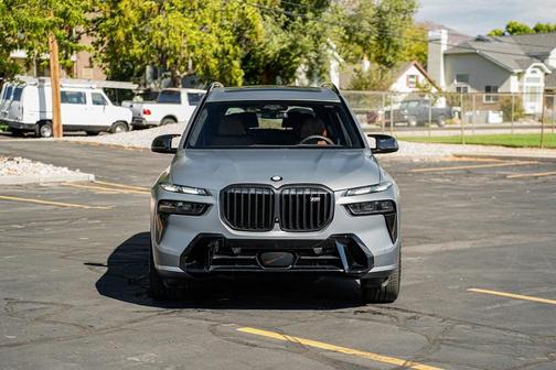 2025 BMW X7 M60i