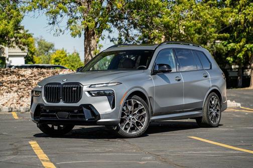 2025 BMW X7 M60i