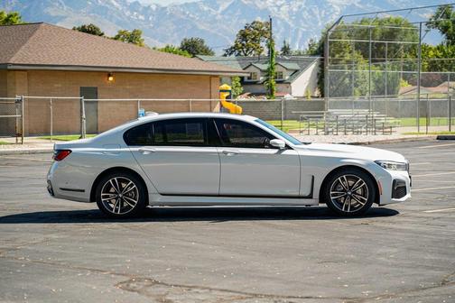 2020 BMW 740 xDrive