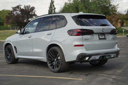 Brooklyn Grey Metallic 2026 BMW X5 xDrive40i