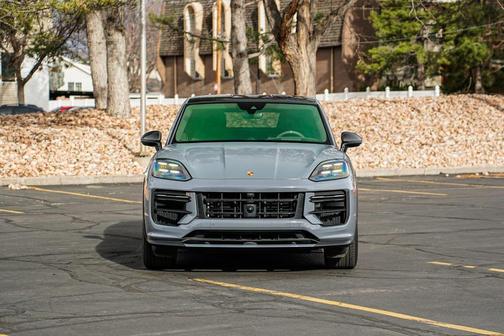 2024 Porsche Cayenne Turbo GT