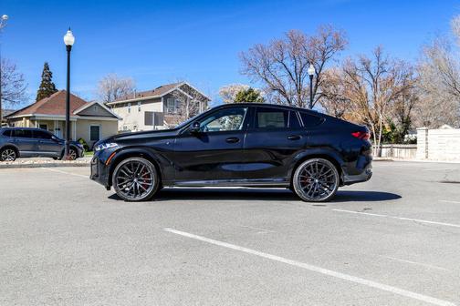 Black Sapphire Metallic 2026 BMW X6 M60i
