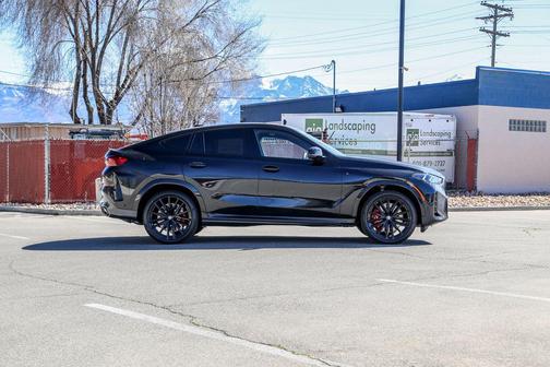Black Sapphire Metallic 2026 BMW X6 M60i