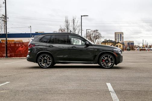 2026 BMW X5 M60i