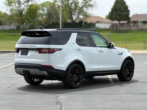 White 2020 Land Rover Discovery HSE LUXURY