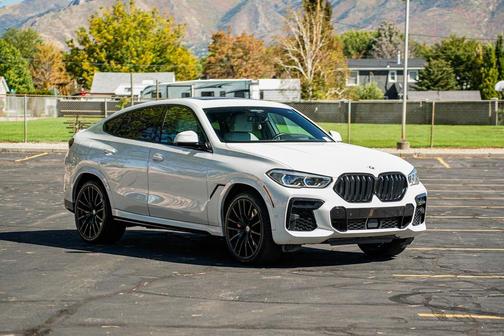 2023 BMW X6 M50i