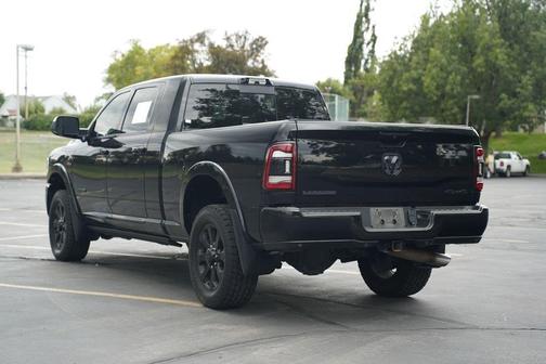 Diamond Black Crystal Pearlcoat 2021 RAM 3500 Laramie Mega Cab 4x4 6'4' Box