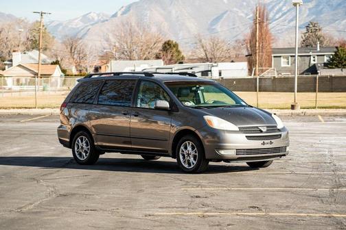 2004 Toyota Sienna XLE