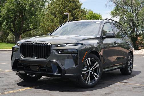 Dravit Grey Metallic 2027 BMW X7 xDrive40i