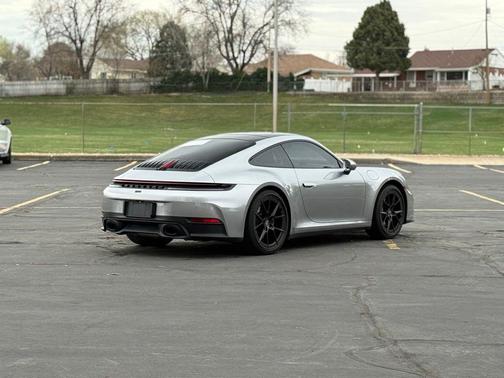 2025 Porsche 911 Carrera