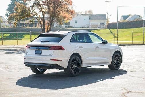 2021 Audi Q8 55 Premium