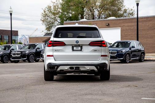 Mineral White Metallic 2026 BMW X5 PHEV xDrive50e