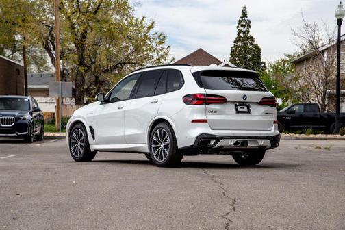Mineral White Metallic 2026 BMW X5 PHEV xDrive50e