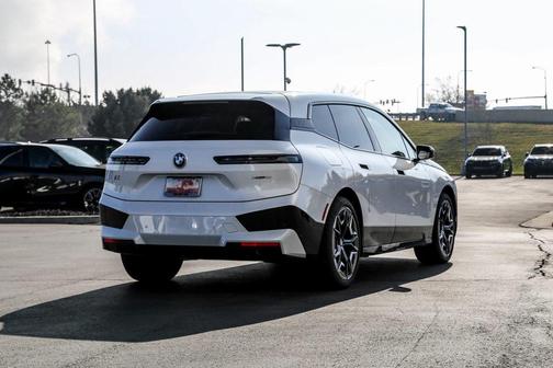 2025 BMW iX xDrive50