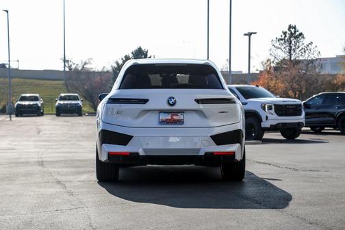 2025 BMW iX xDrive50