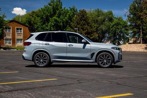 Grey 2026 BMW X5 xDrive40i