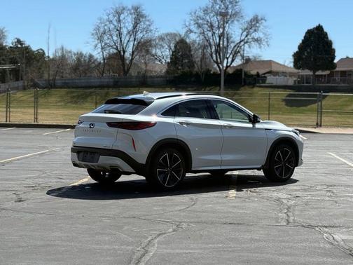 2023 INFINITI QX55 LUXE