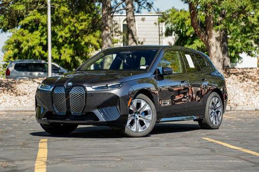 2025 BMW iX xDrive50