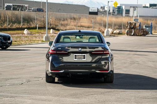 2025 BMW i5 xDrive40