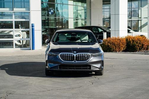 2025 BMW i5 xDrive40