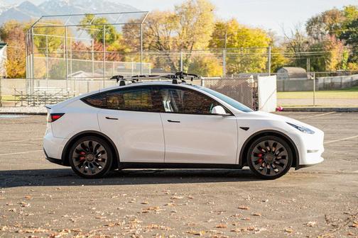 2022 Tesla Model Y Performance Dual Motor All-Wheel Drive