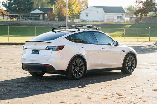 2022 Tesla Model Y Performance Dual Motor All-Wheel Drive