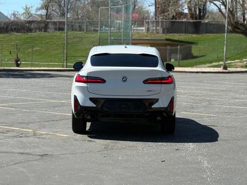 Alpine White 2024 BMW X4 xDrive30i
