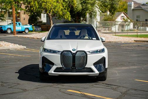 2025 BMW iX xDrive50