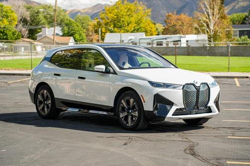 2025 BMW iX xDrive50