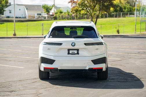 2025 BMW iX xDrive50