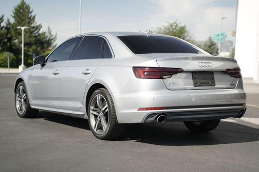 Florett Silver Metallic 2018 Audi A4 2.0T Premium Plus