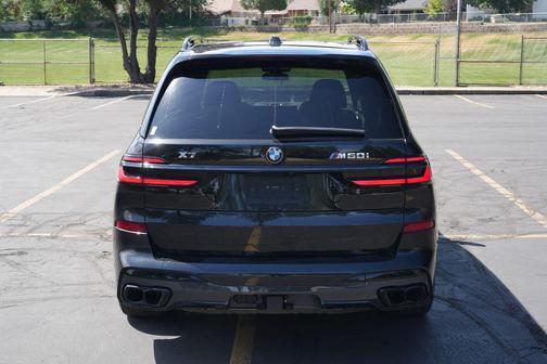 Black Sapphire Metallic 2024 BMW X7 M60i