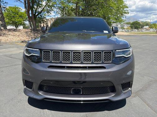 Granite Crystal Metallic Clearcoat 2018 Jeep Grand Cherokee Trackhawk