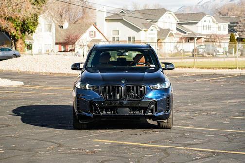 2025 BMW X5 M60i
