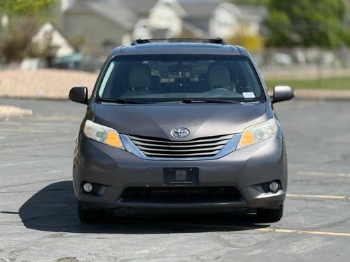 Predawn Gray Mica 2013 Toyota Sienna XLE
